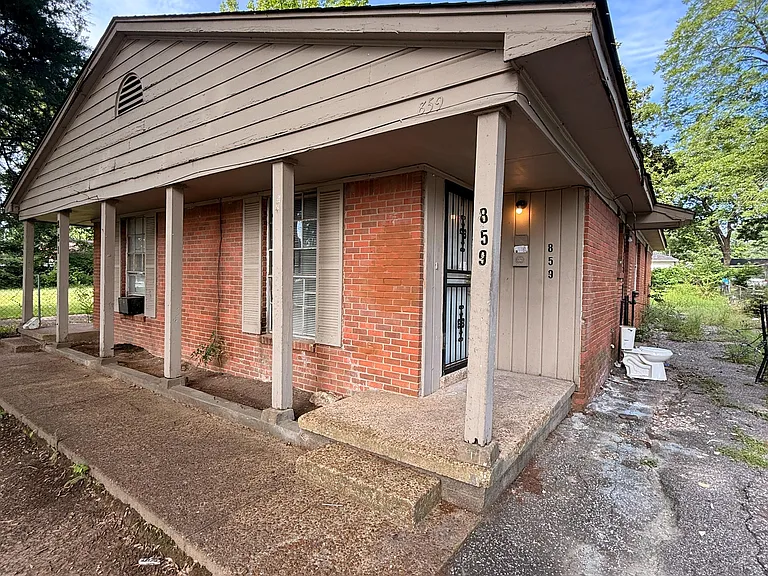 859 Carson St — Photo 2