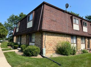 2664 Woodview Ct, Waukegan, IL 60087
