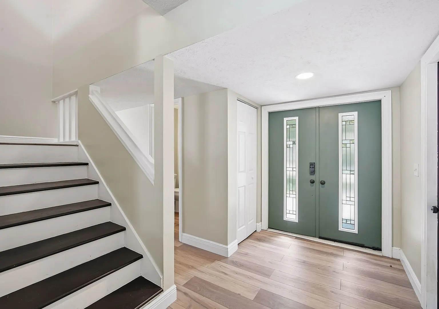 Two-story 3BR/2.5 Bath Country Place home in Carrollowood. — Photo 4