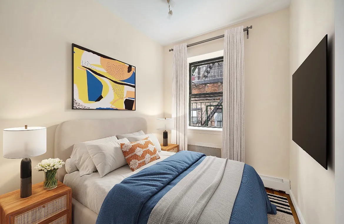 713 East 9th Street — Photo 3