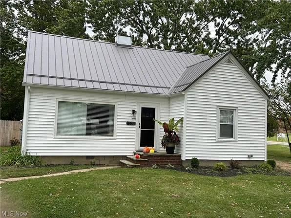 1305 State St, Vermilion, OH 44089