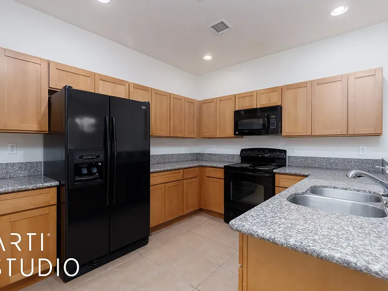 400 Hillside Dr #716 — Photo 6