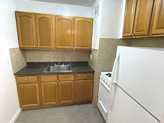 5th image of 144-45 41st Ave #5U