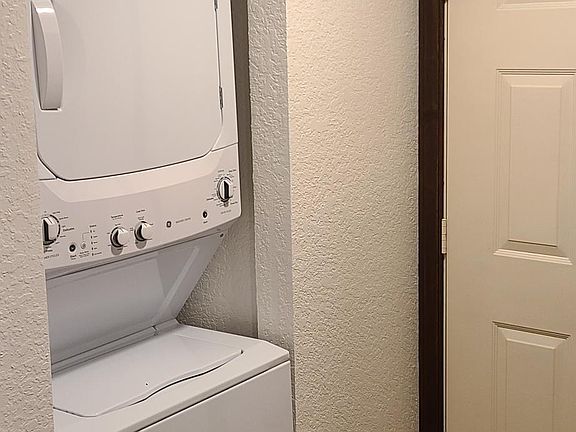 5th image of 404 Railroad Ave #3