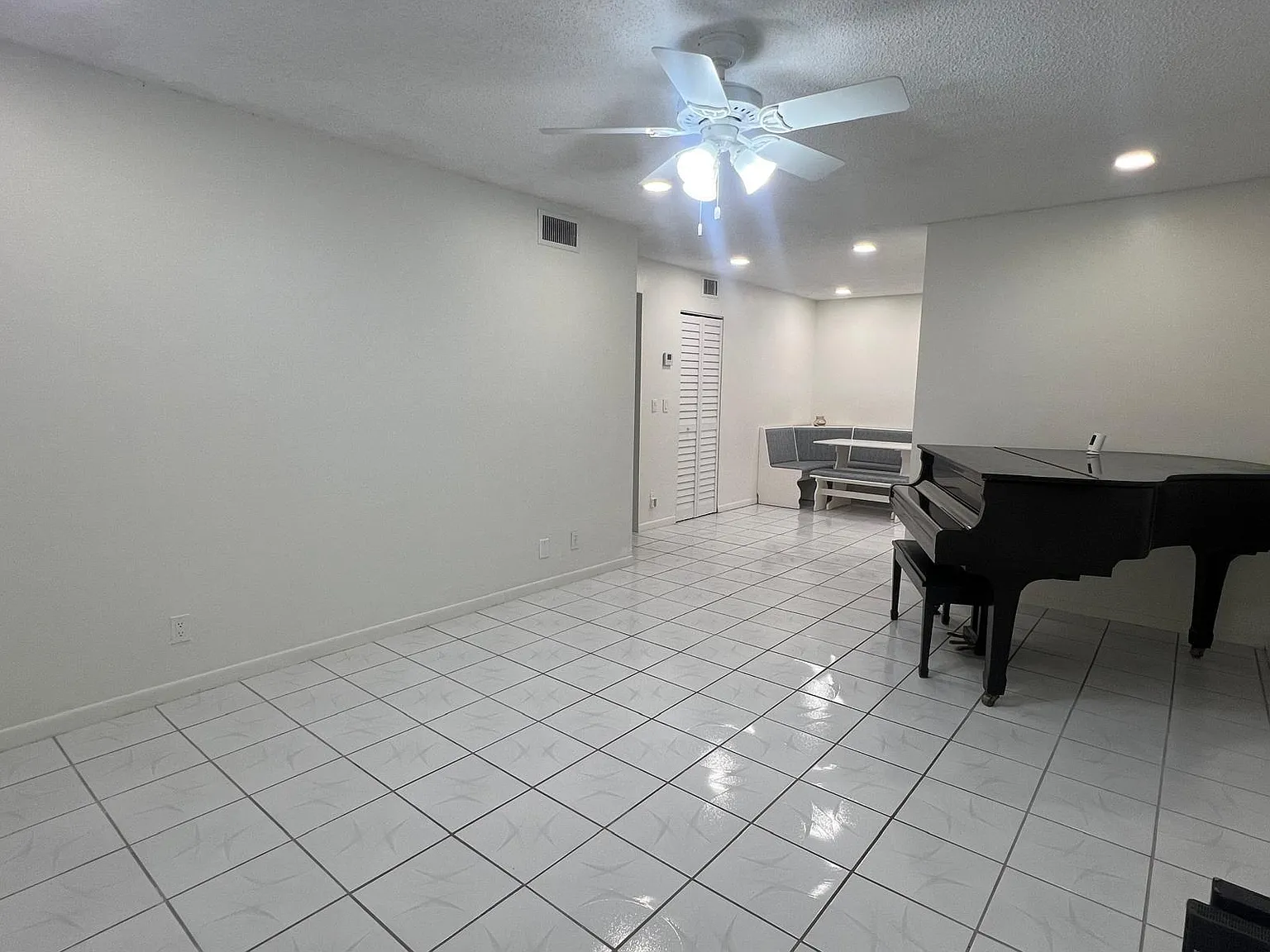 2 bed, 2.0 bath, 870 sqft, $2,100 — Photo 1