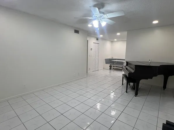 3294 NW 104th Ave, Coral Springs, FL