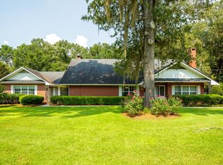 19 E Chestnut Ave, Lakeland, GA 31635
