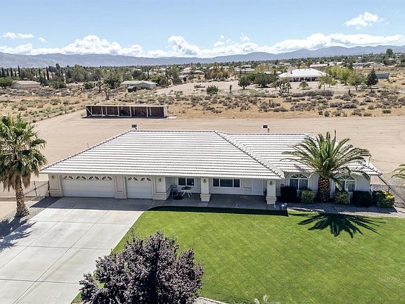 2nd image of 15009 Sultana St