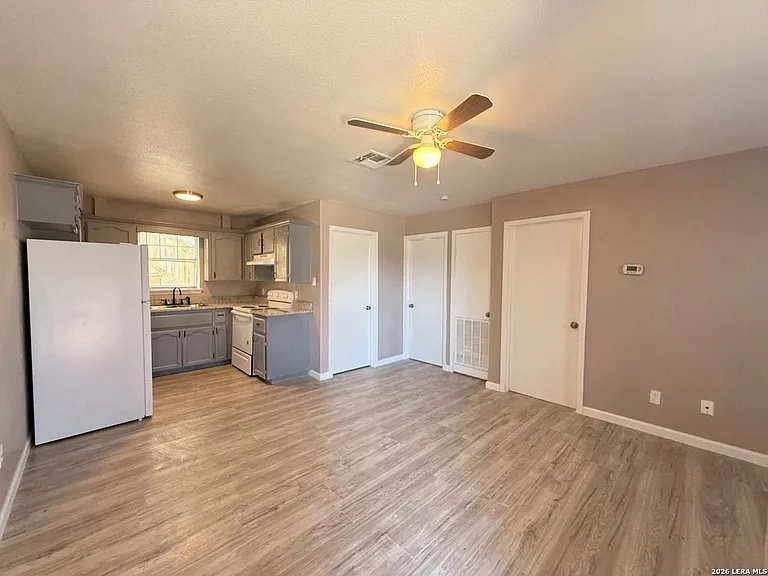 1405 Donaldson Ave #202 — Photo 5