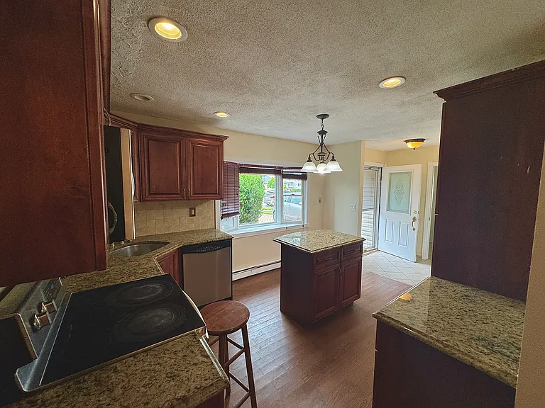 11 Admiral Ln #1 — Photo 7