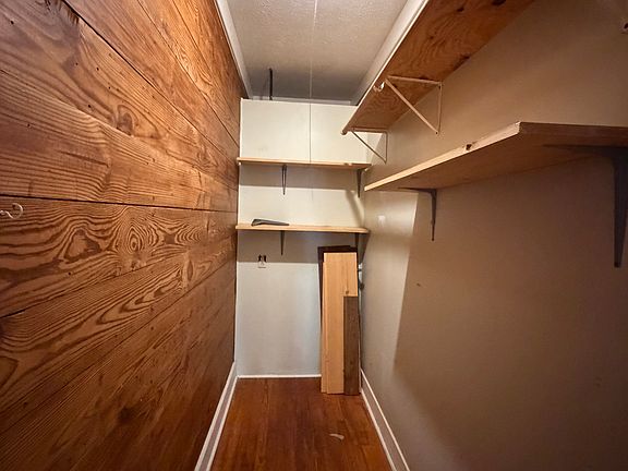 5th image of 519 W Laurel Ave #A