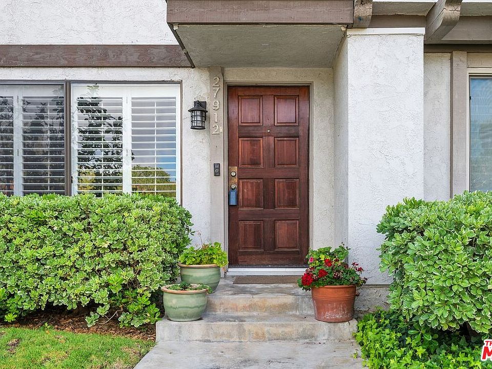 1st image of 27912 Ridgecove Ct