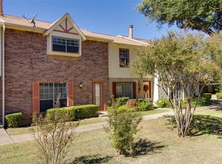6 E Mountain Ln, Grand Prairie, TX 75052
