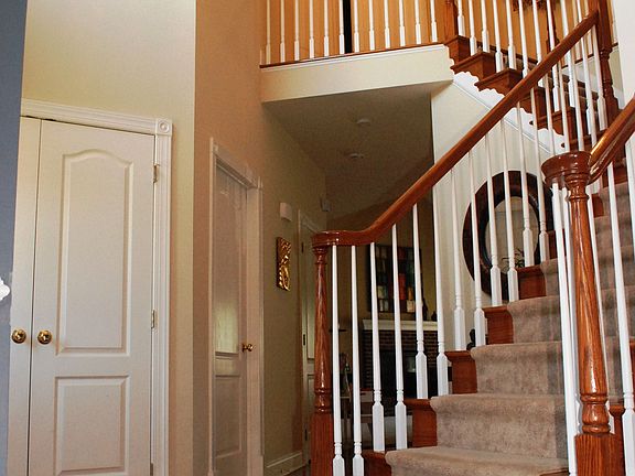 2 story foyer
