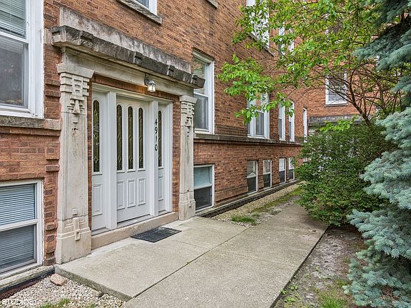 3rd image of 4910 N Kedzie Ave APT 3E