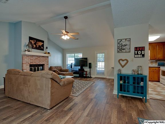 2nd image of 725 Wynsom Dr SE