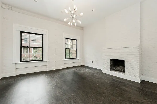 Rented by Aventana | media 24