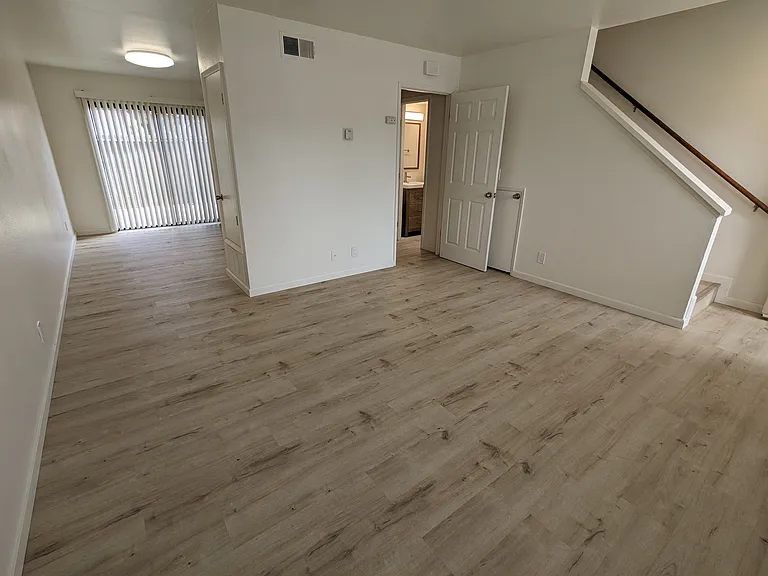 701 N C St #C — Photo 2