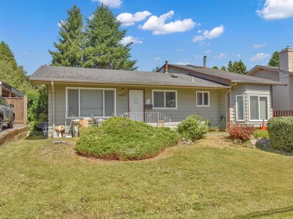 15835 Russell Ave, White Rock, BC V4B 2S5