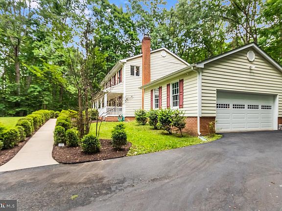 3rd image of 202 Woodfield Dr