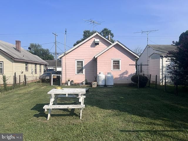 2nd image of 152 Bend Farm Rd
