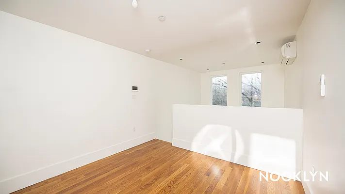 Rented by Nooklyn NYC LLC | media 32