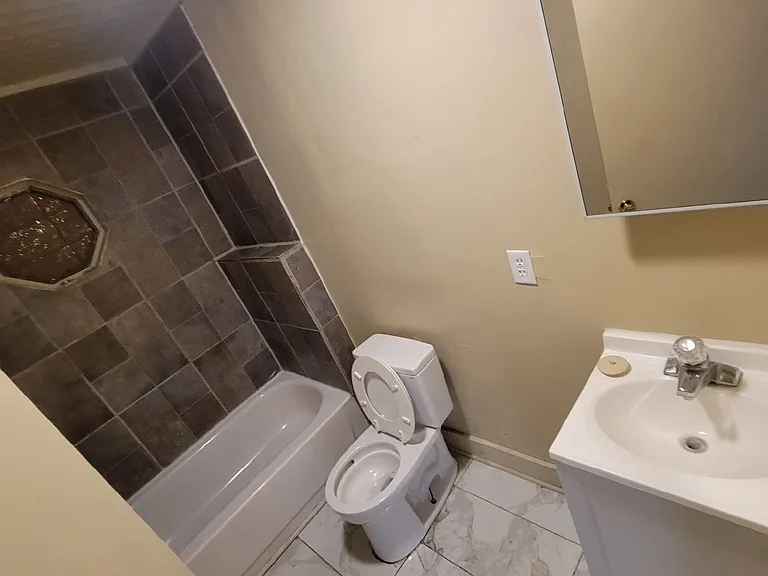 3524 E Ohio St — Photo 2