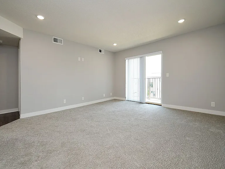 The Belmont Apartments — Photo 16