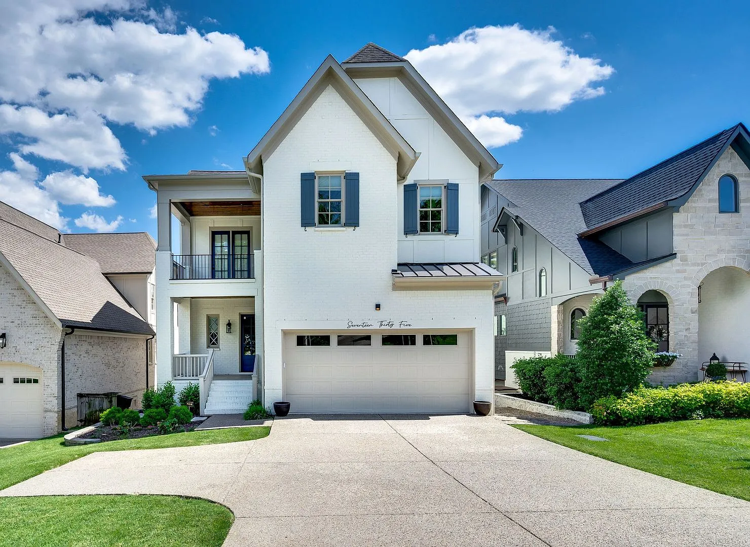 Stunning 5BE/4.5BA home nestled in the highly desired exclusive Hillmont Drive (private street)! — Photo 1