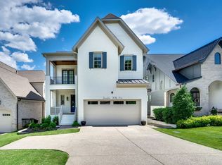 1735 Hillmont Dr, Nashville, TN 37215