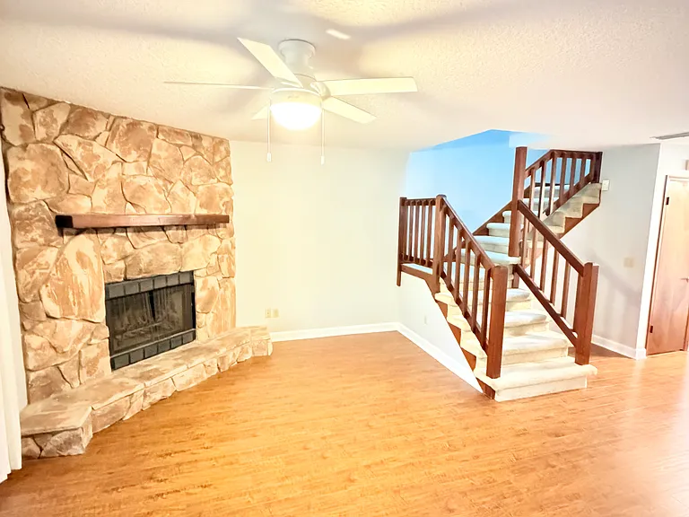8129 Village Gate Ct — Photo 11