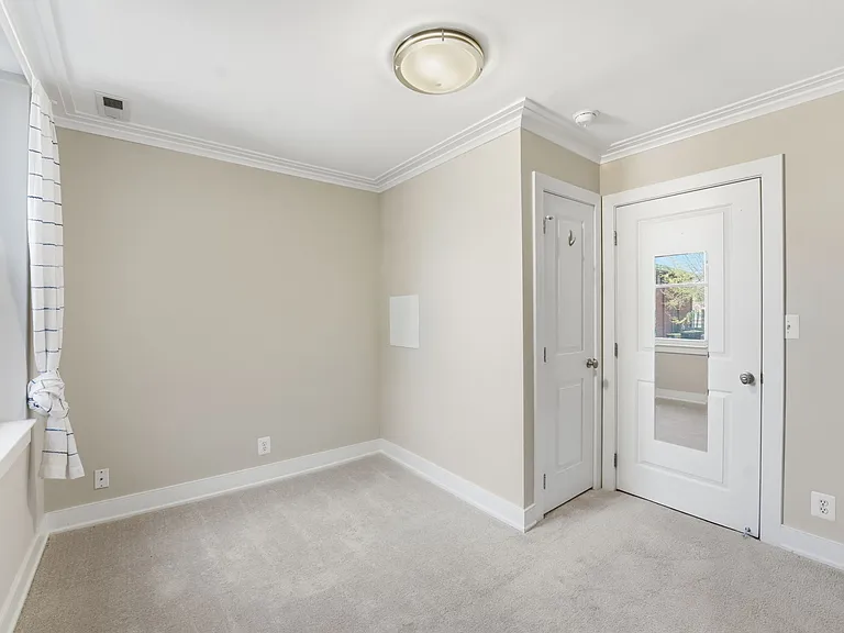 14 S St NE #201 — Photo 21