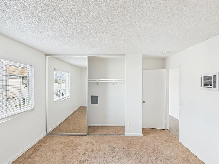Anita Square Apartments — Photo 27