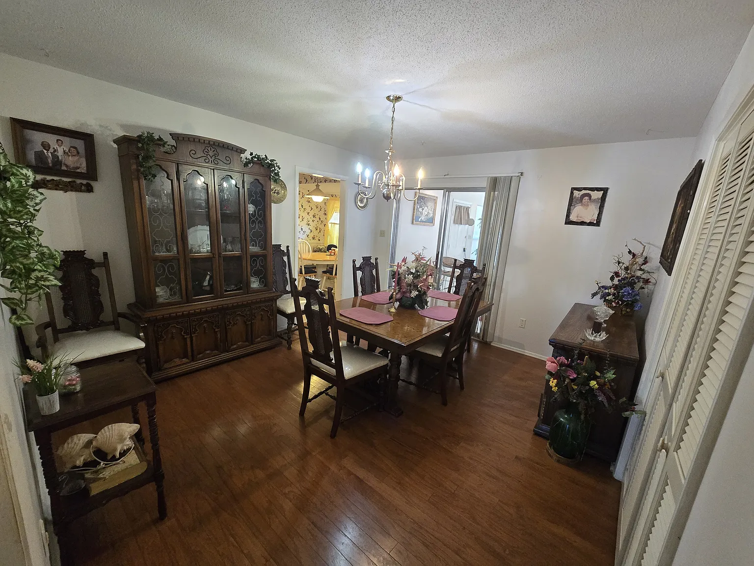 3 bed, 1735 sqft, $2,180 — Photo 4