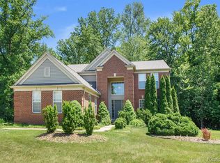 2855 Siever Dr, Canton, MI 48188