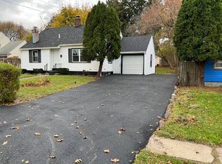 641 Salisbury Park Dr, Syracuse, NY