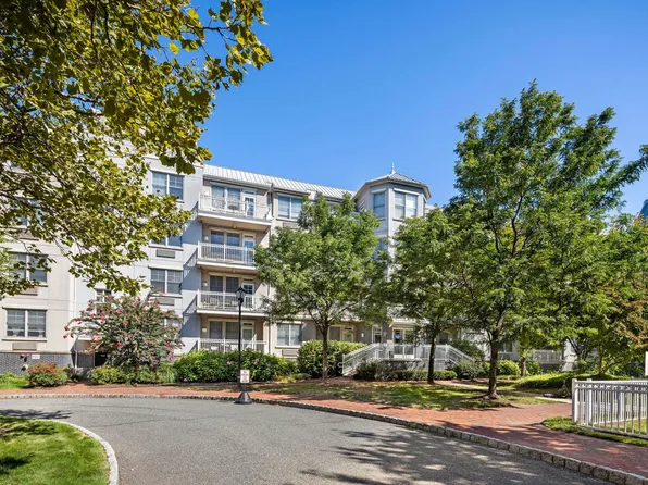 4 Constellation Place image 26 of 32