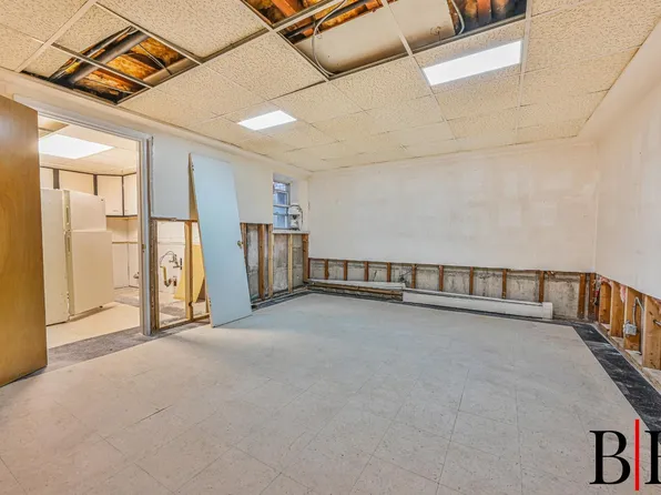 2076 East 63rd Street image 21 of 24