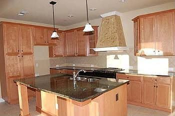 4th image of 913 Brook Forest Dr