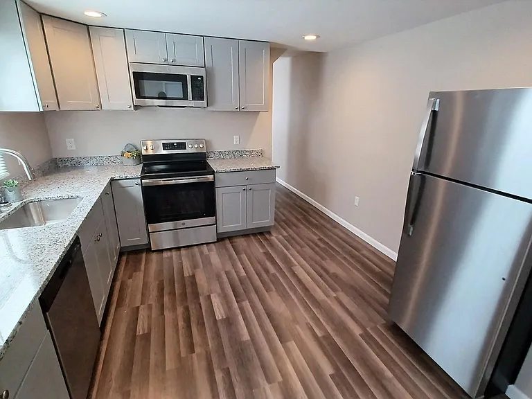 137 Hamilton Ave — Photo 13