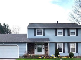4182 Wooded Heights Cir, Syracuse, NY 13215