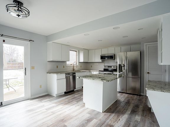 5th image of 9303 La Bell Pl