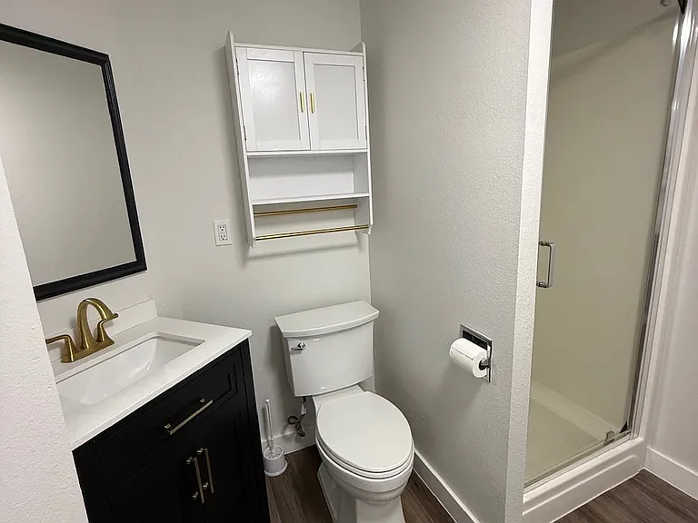 819 Pine St — Photo 16