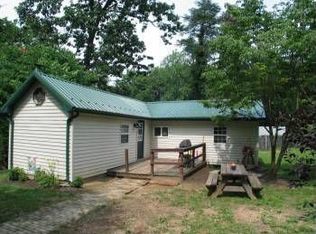 100 Ranch Rd, Spring Grove, PA 17362