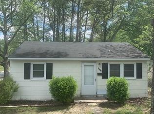 1701 Willow Rd, Greensboro, NC 27401