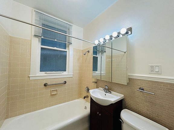 5th image of 3500 Fulton St #3