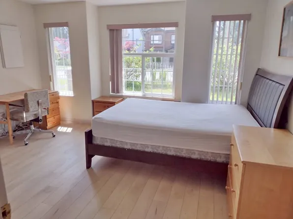 5051 Imperial St #3, Burnaby, BC V5J 0J3