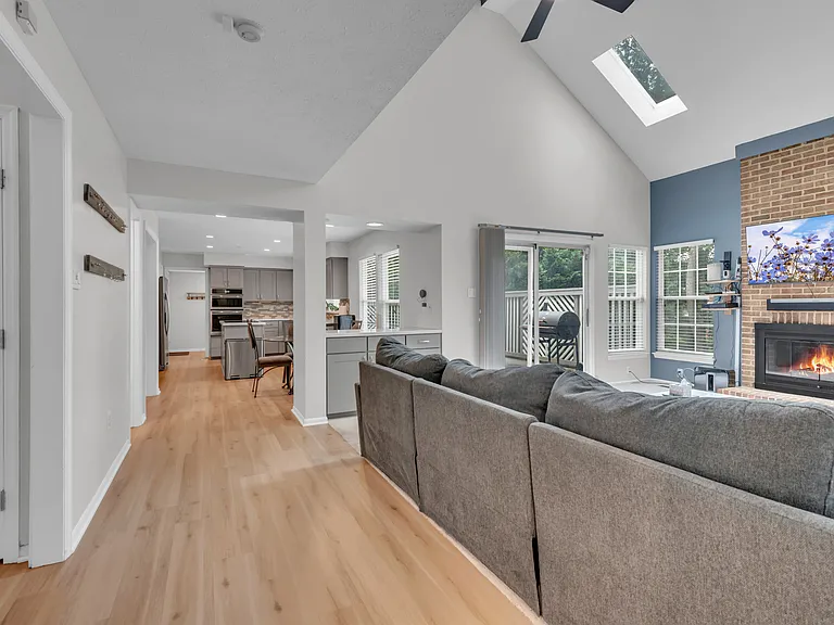 1402 Bermuda Dunes Ct — Photo 15