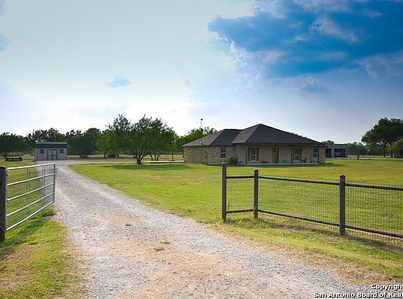2nd image of 1243 County Road 5710