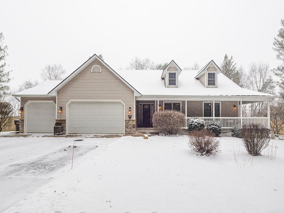 1st image of 47178 Woodfield Dr